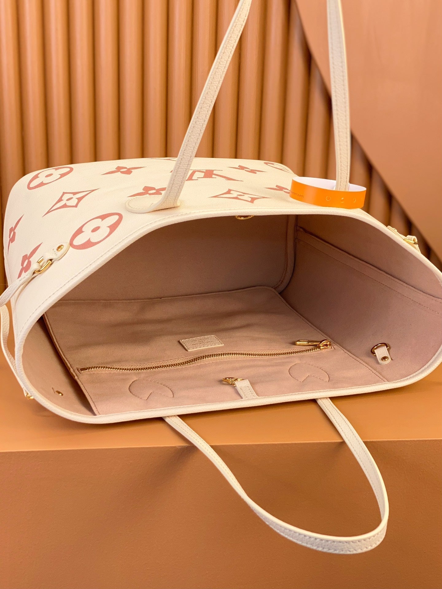 0528 Neverfull MM Monogram Empreinte Leather 0528 Neverfull MM Monogram Empreinte Leather