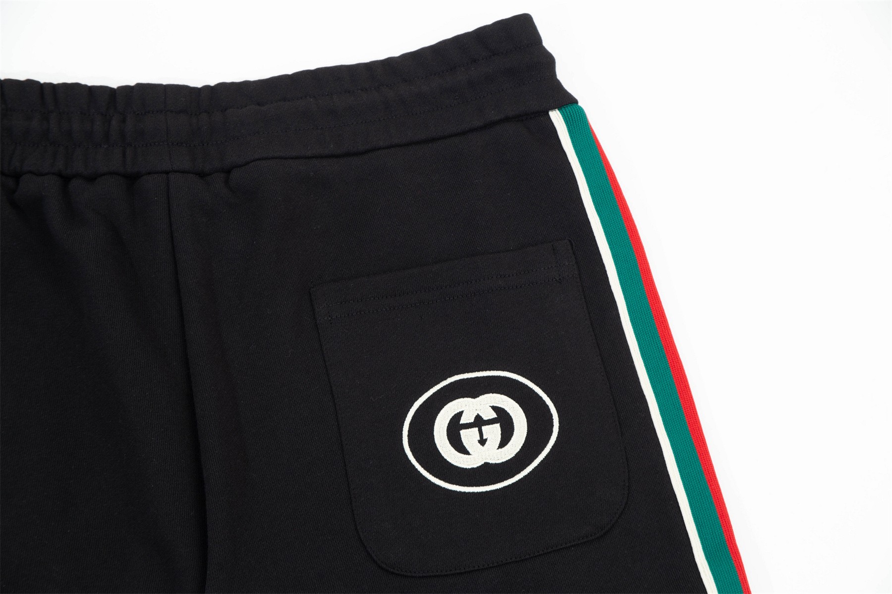 Classic red and green webbing spliced shorts Classic red and green webbing spliced shorts