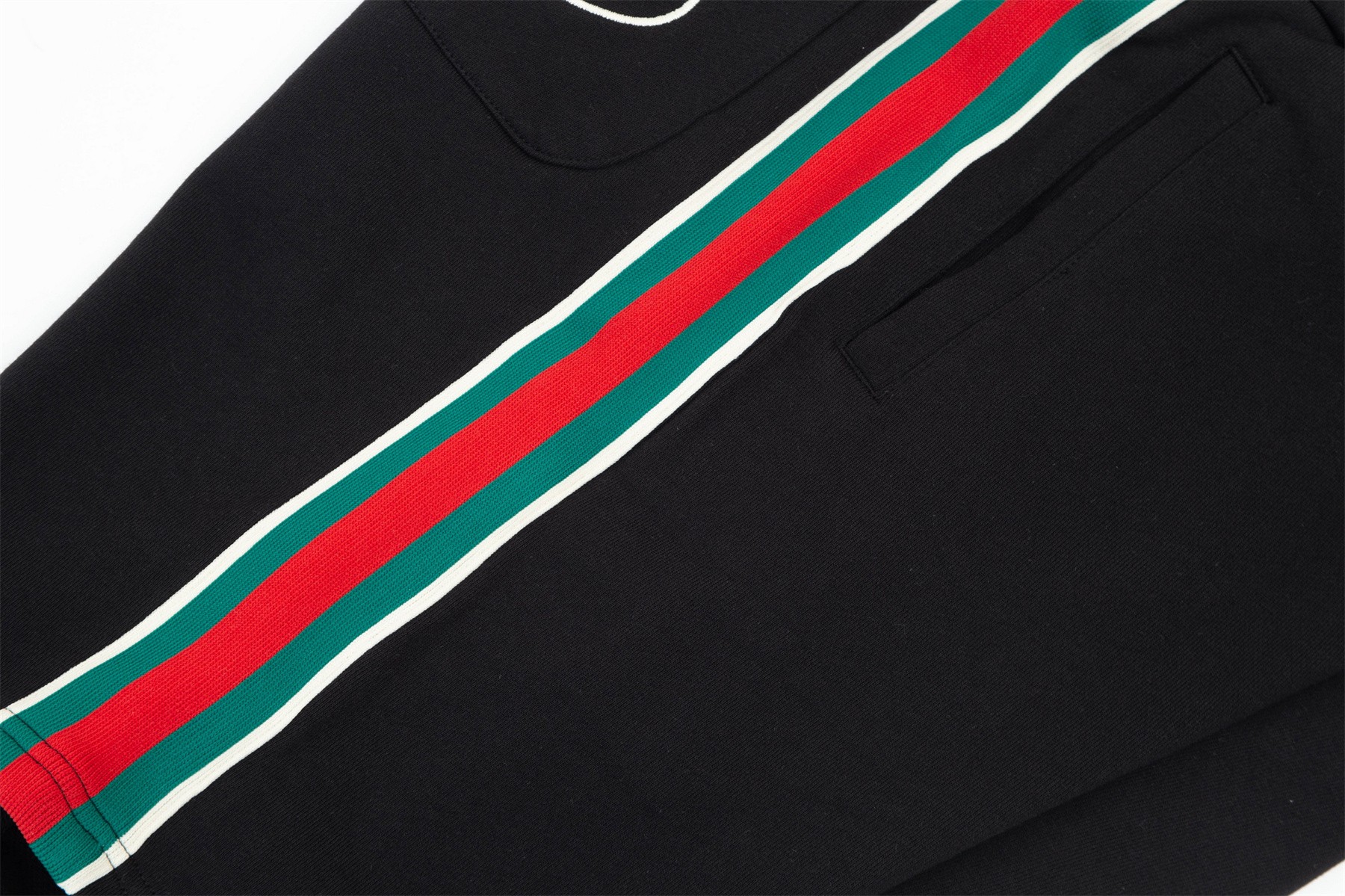 Classic red and green webbing spliced shorts Classic red and green webbing spliced shorts