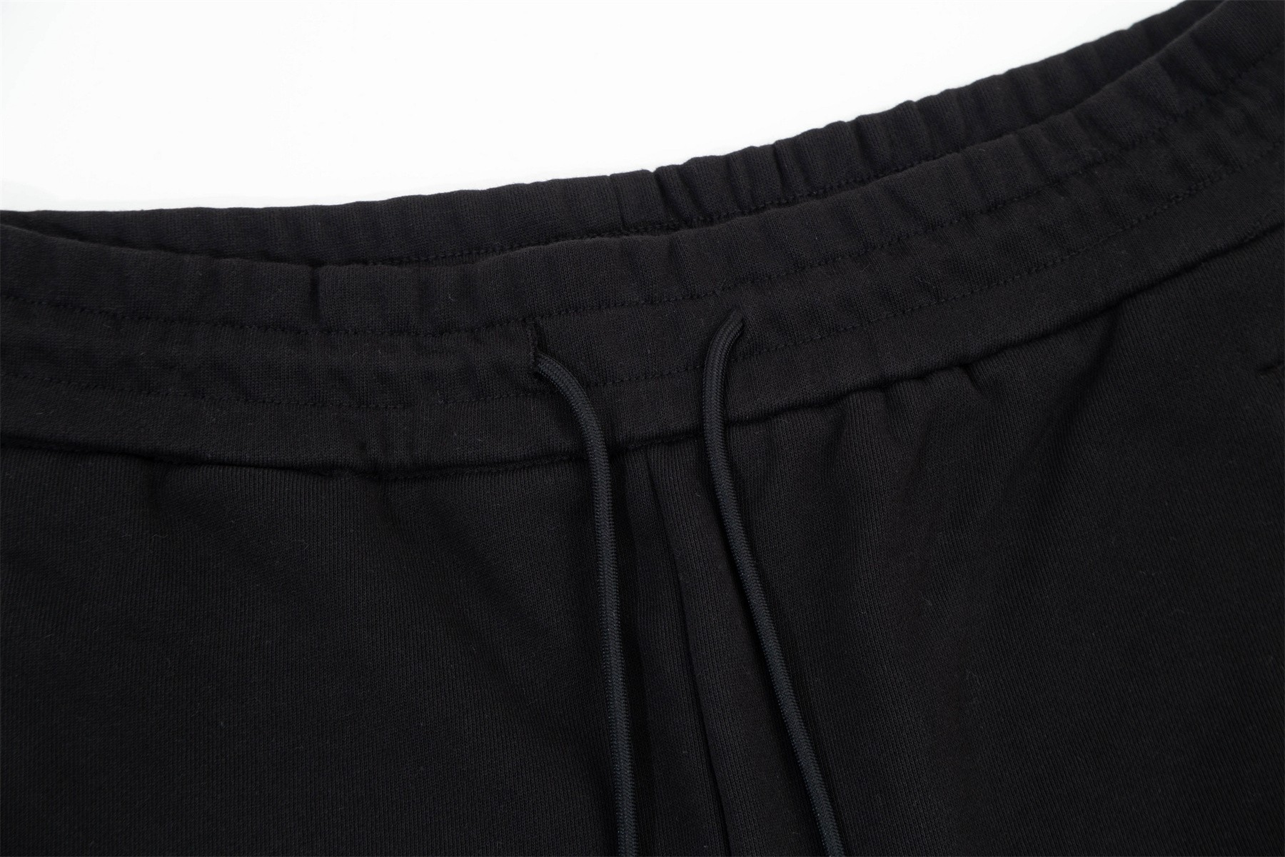 Classic red and green webbing spliced shorts Classic red and green webbing spliced shorts