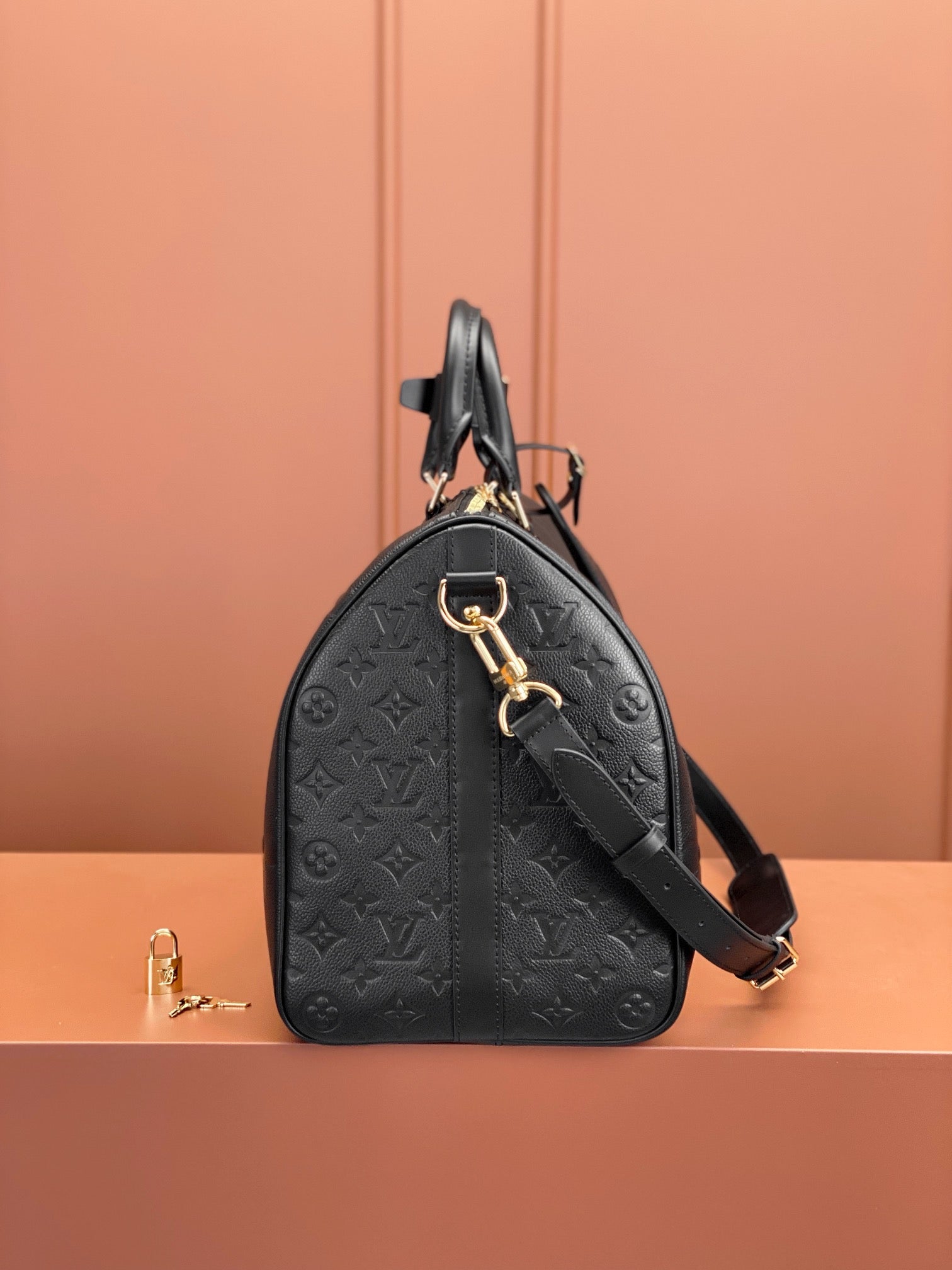 0528 Keepall Bandoulière 45 Monogram Empreinte Leather 0528 Keepall Bandoulière 45 Monogram Empreinte Leather