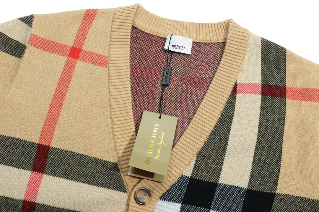 1014 Color-matching plaid sweater 1014 Color-matching plaid sweater