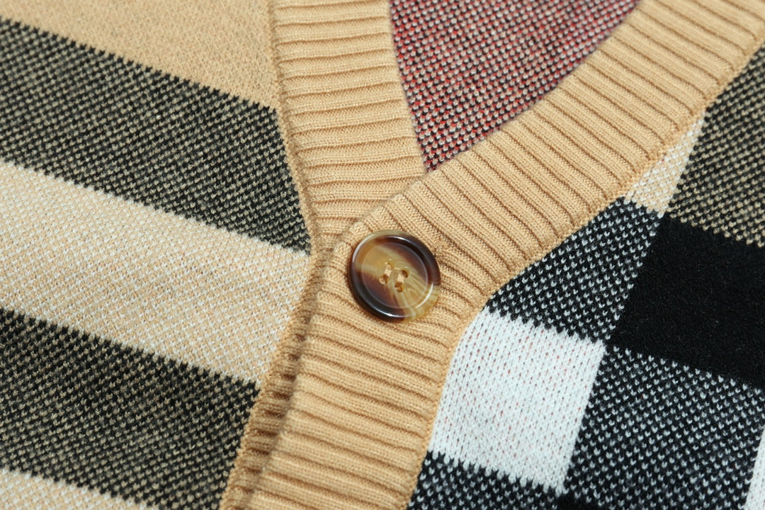 1014 Color-matching plaid sweater 1014 Color-matching plaid sweater