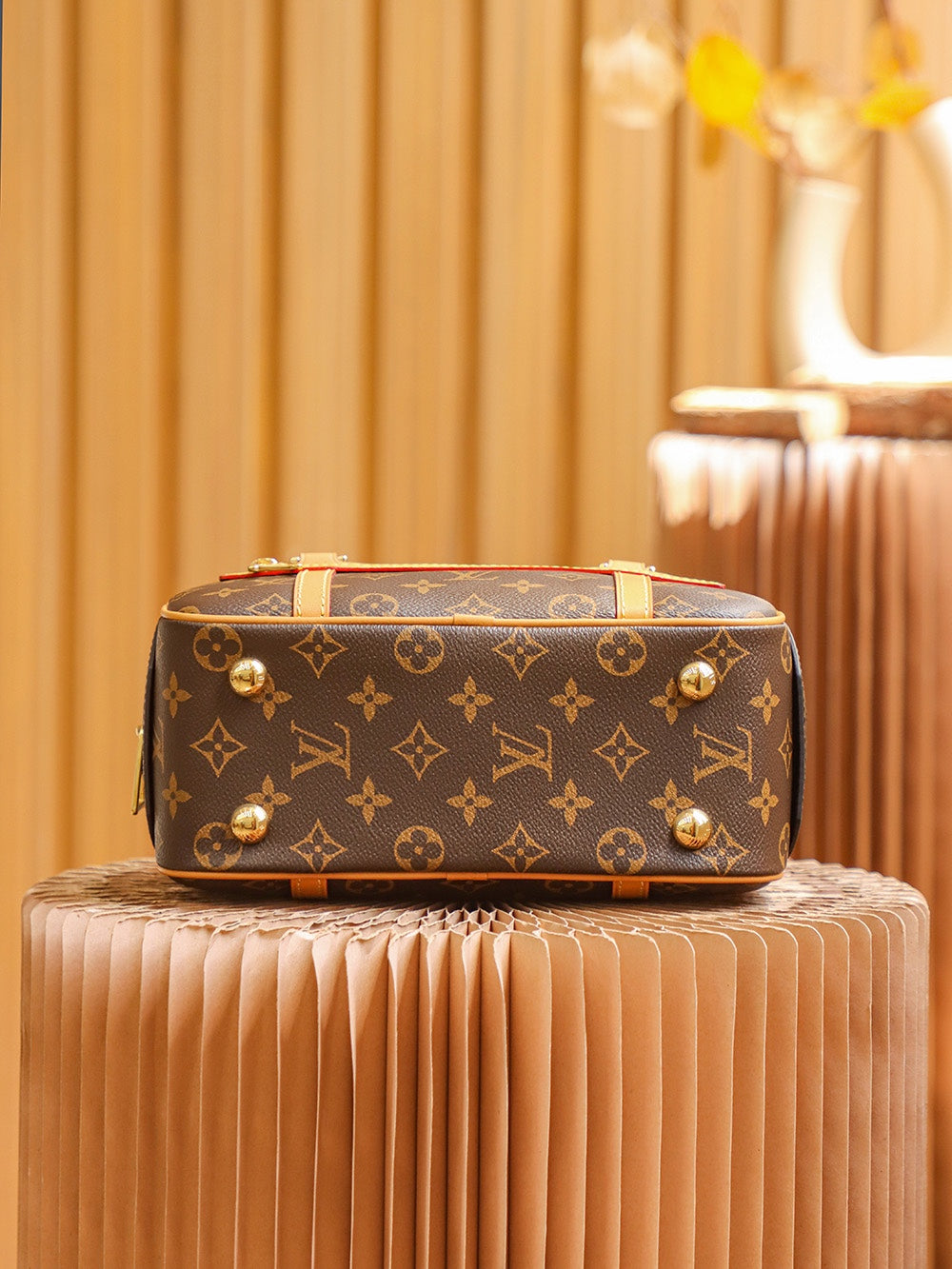 0528 Monogram Canvas Cité Handbag 0528 Monogram Canvas Cité Handbag