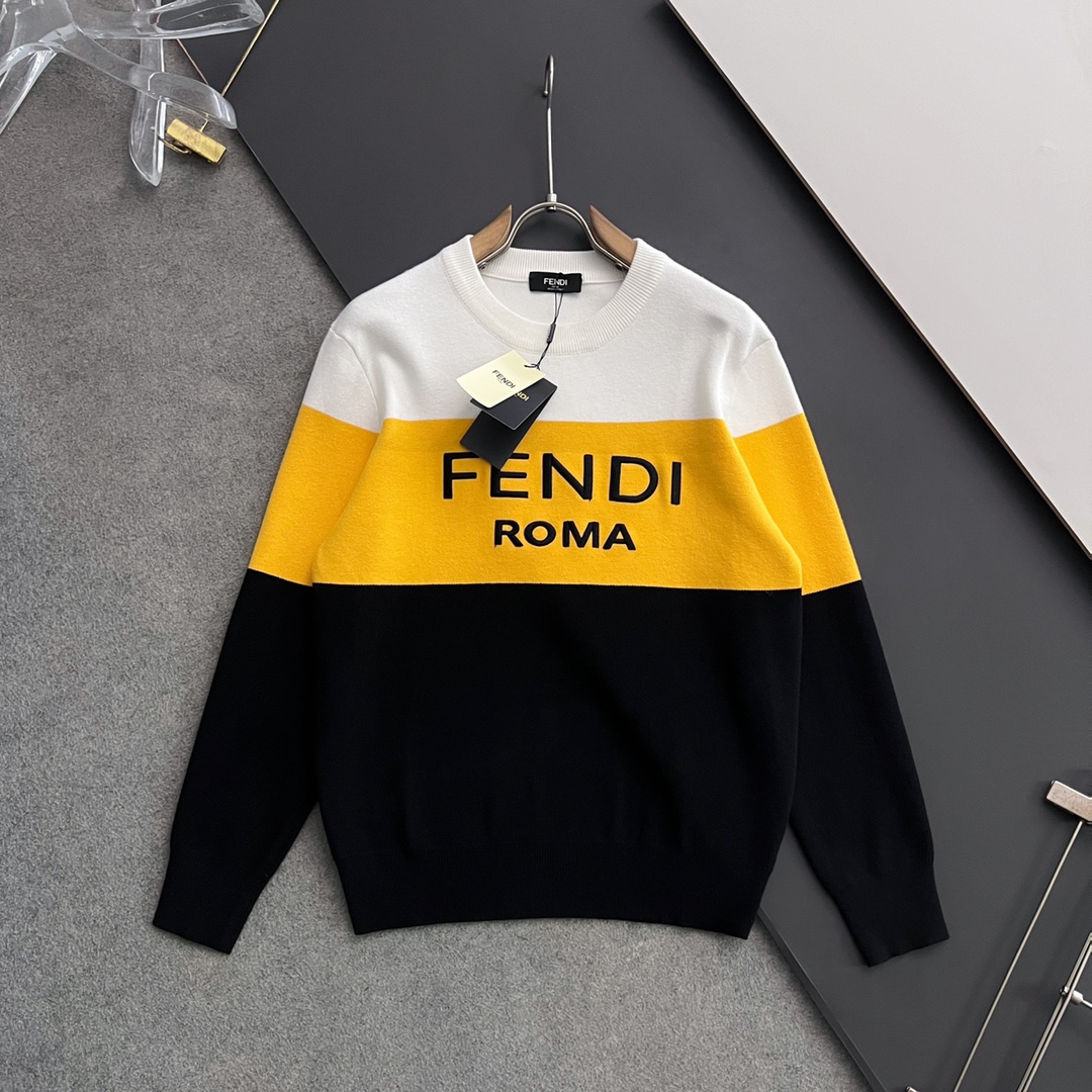 Patchwork color crew neck sweater Patchwork color crew neck sweater
