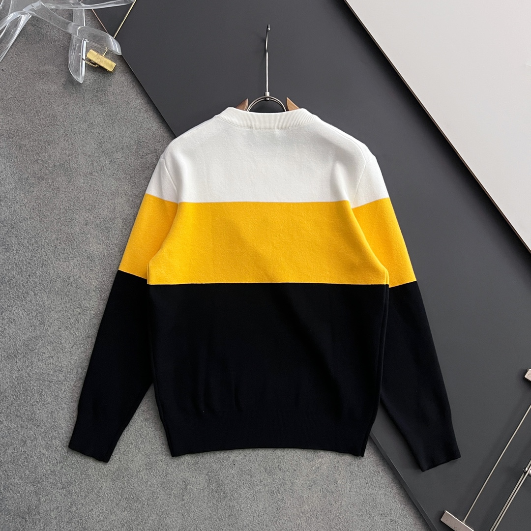 Patchwork color crew neck sweater Patchwork color crew neck sweater