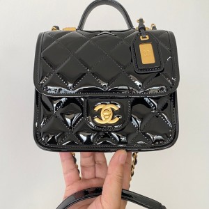 0528 Mini top handle with flap
