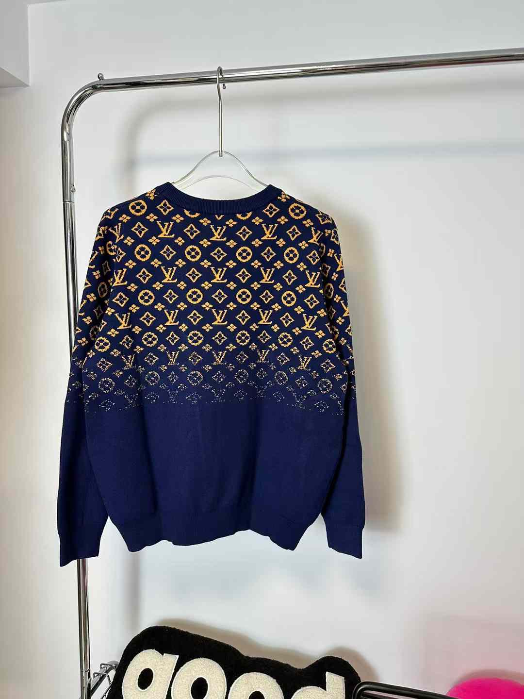 New autumn and winter color matching sweater New autumn and winter color matching sweater