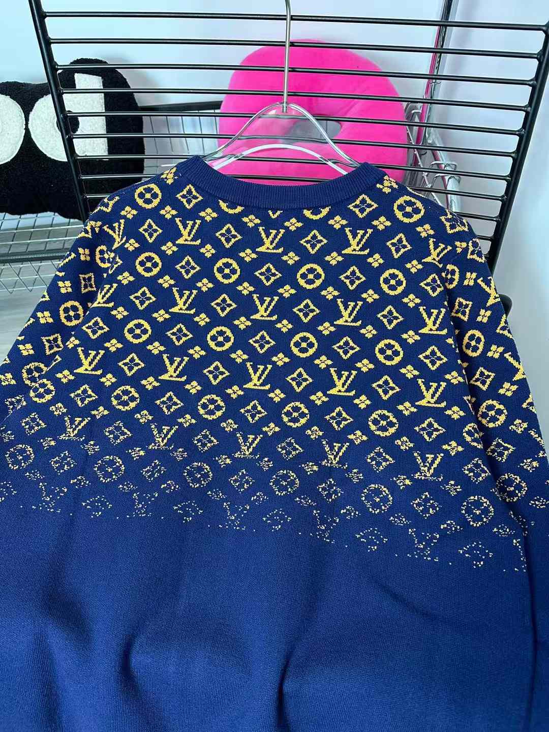 New autumn and winter color matching sweater New autumn and winter color matching sweater