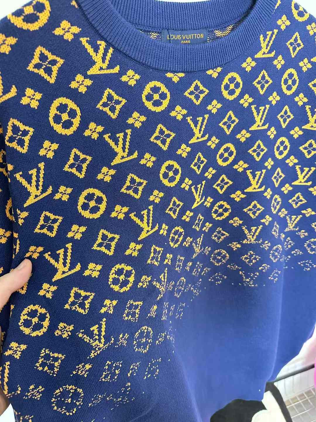 New autumn and winter color matching sweater New autumn and winter color matching sweater