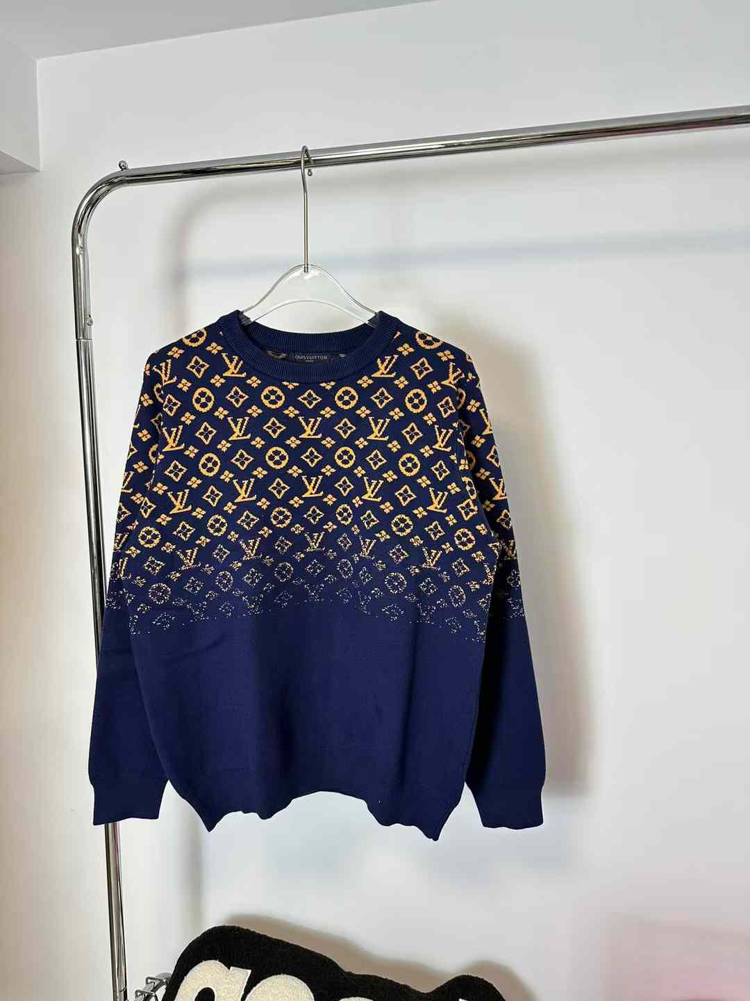 New autumn and winter color matching sweater New autumn and winter color matching sweater