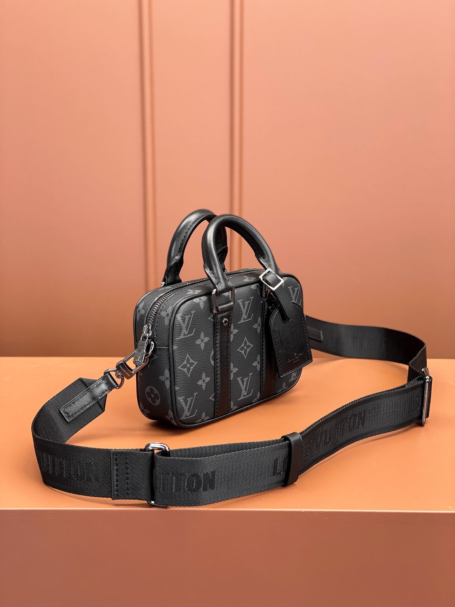 0528 Nano Porte Documents Voyage Monogram Eclipse 0528 Nano Porte Documents Voyage Monogram Eclipse