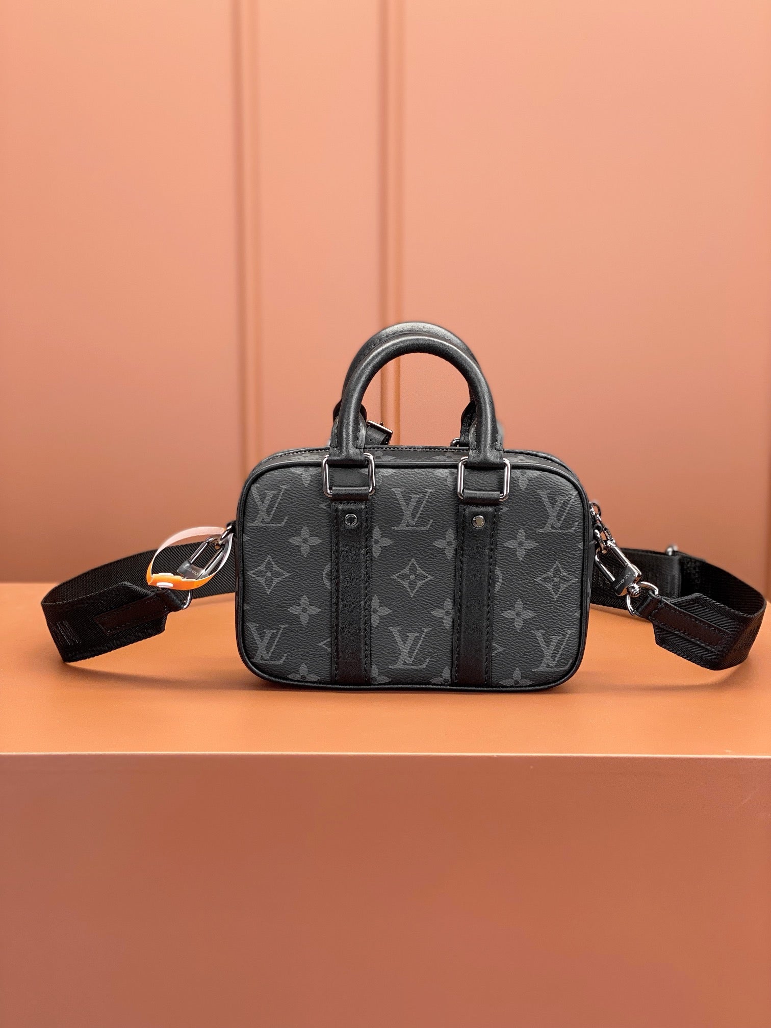 0528 Nano Porte Documents Voyage Monogram Eclipse 0528 Nano Porte Documents Voyage Monogram Eclipse
