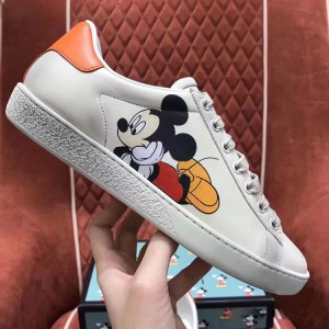 White little mouse flat shoes