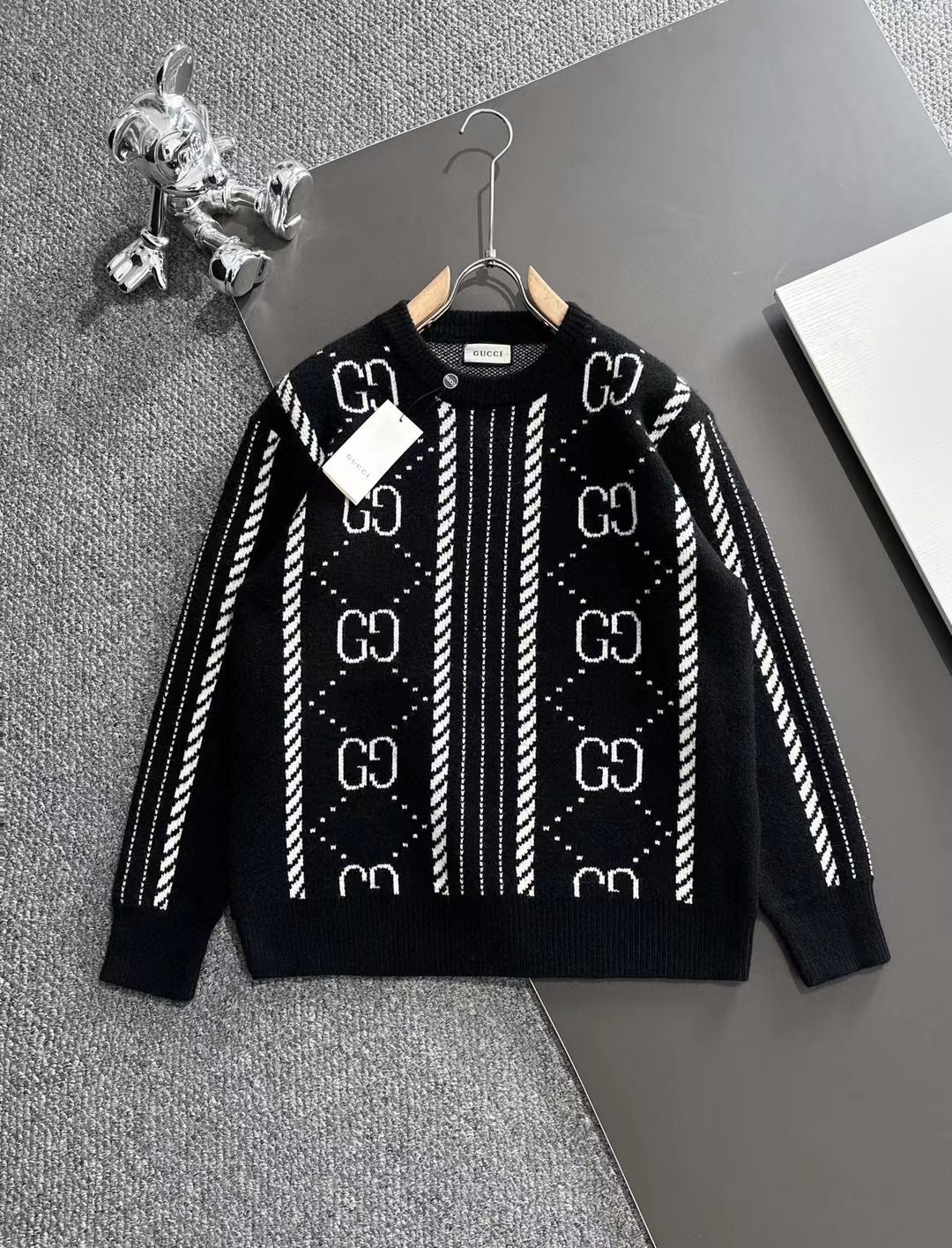 24FW signature color-matching sweater 24FW signature color-matching sweater