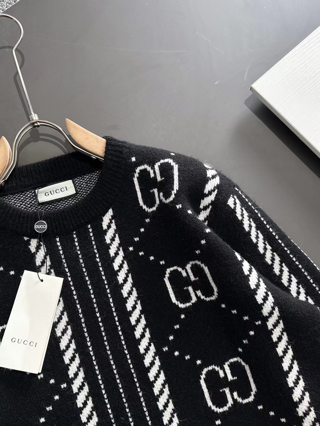 24FW signature color-matching sweater 24FW signature color-matching sweater