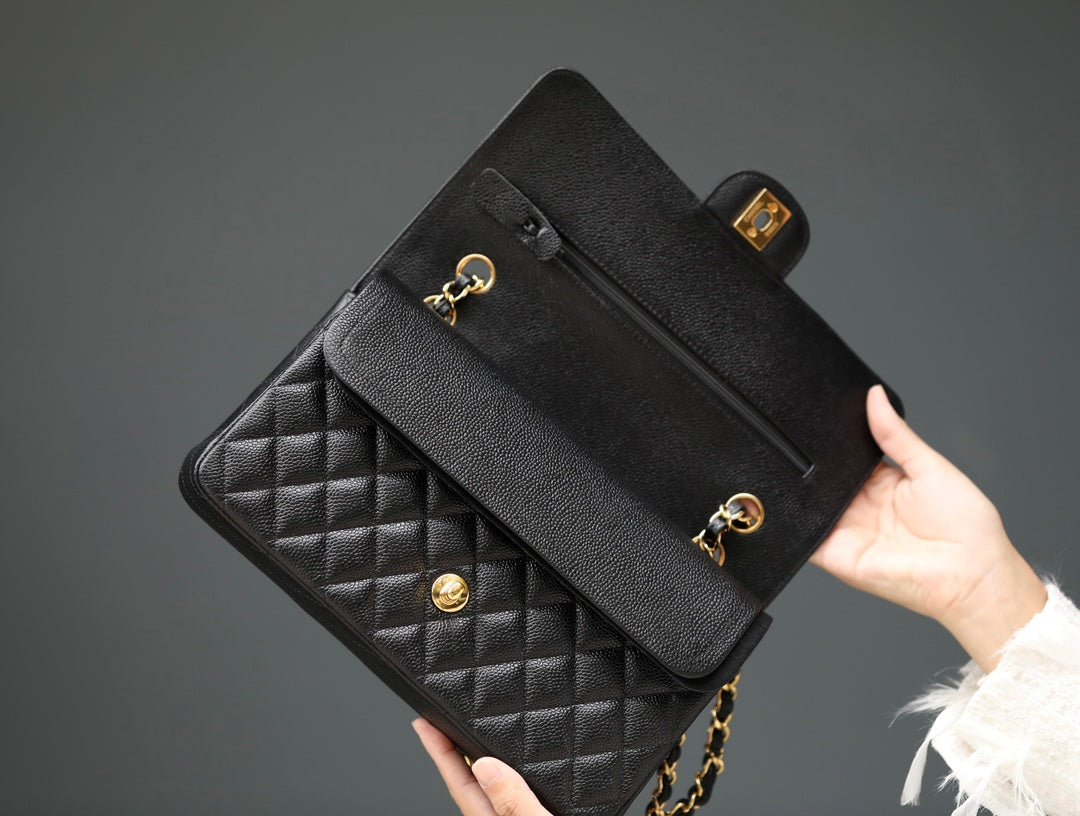 0528 Medium Classic Handbag Grained Calfskin 0528 Medium Classic Handbag Grained Calfskin