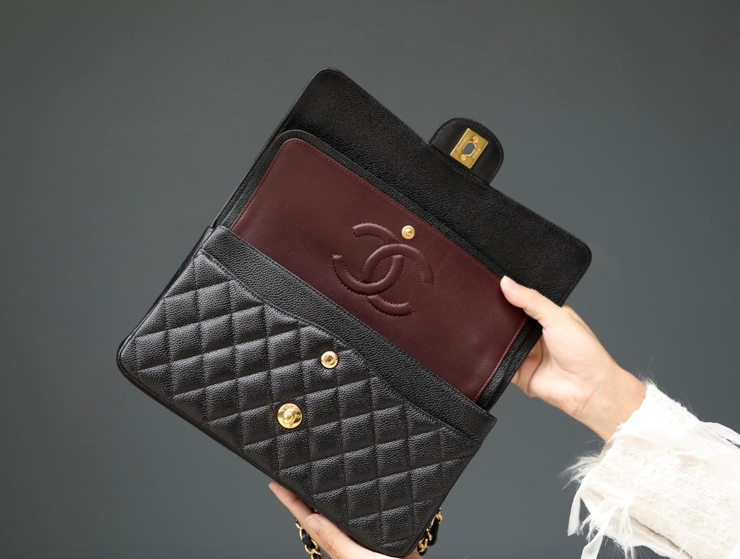 0528 Medium Classic Handbag Grained Calfskin 0528 Medium Classic Handbag Grained Calfskin