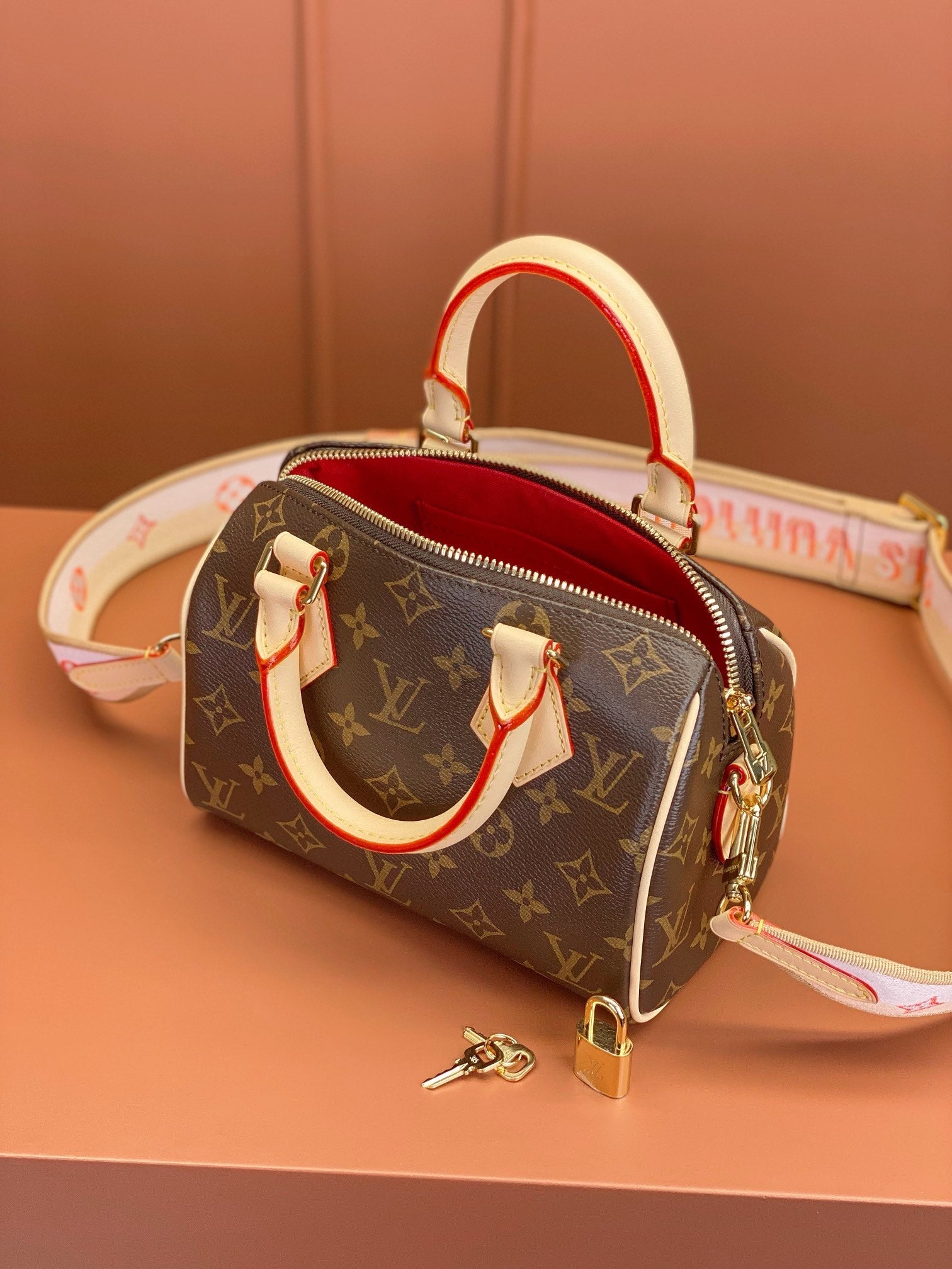 0528 Speedy Bandoulière 20 Monogram Handbags 0528 Speedy Bandoulière 20 Monogram Handbags