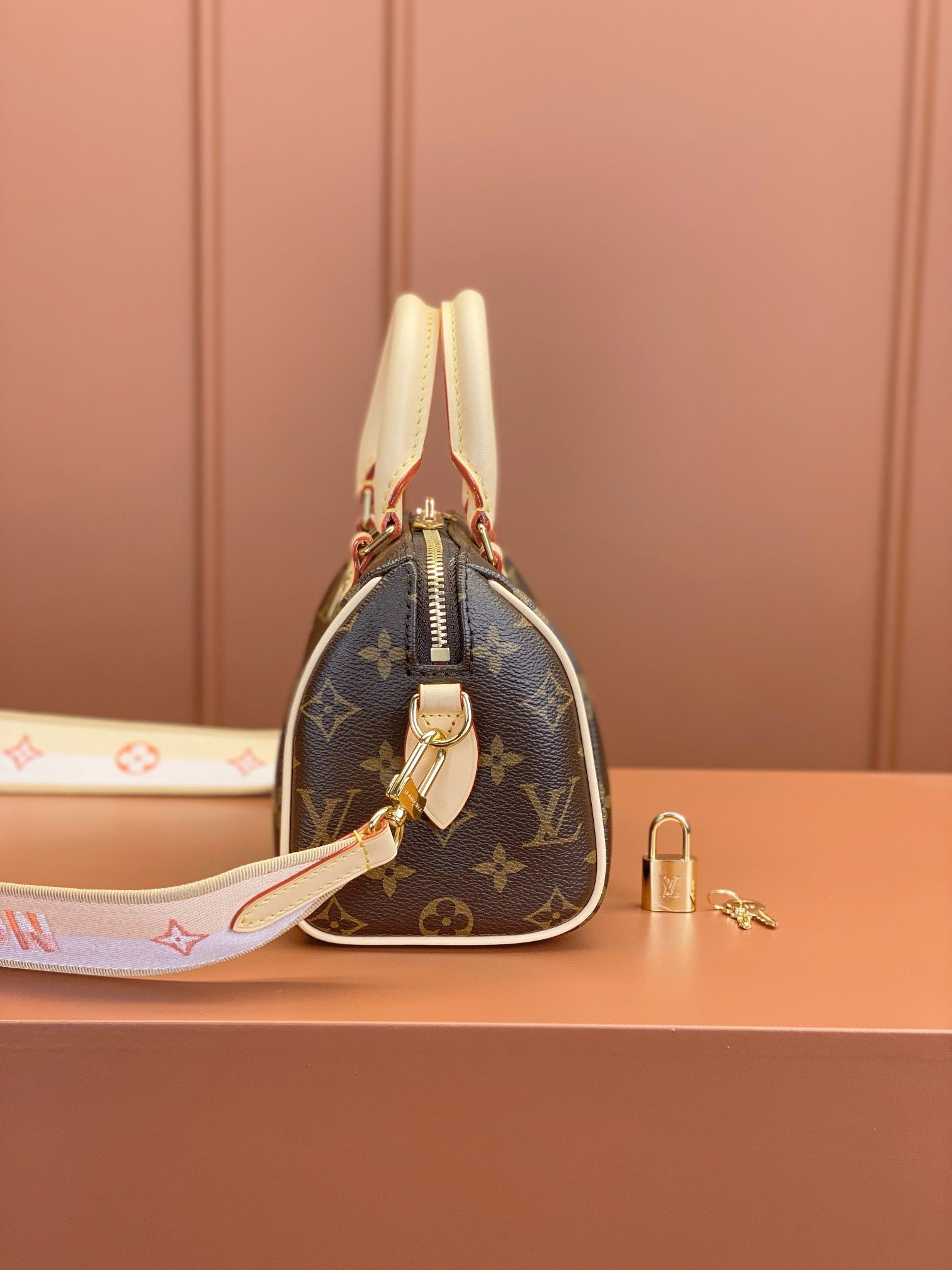 0528 Speedy Bandoulière 20 Monogram Handbags 0528 Speedy Bandoulière 20 Monogram Handbags