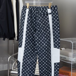 1031 The latest glitzy patchwork pants