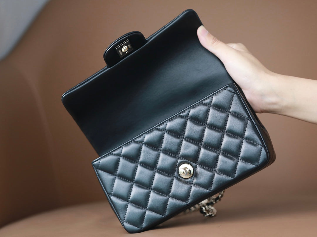 0528 Mini Rectangular Flap with Top Handle 0528 Mini Rectangular Flap with Top Handle