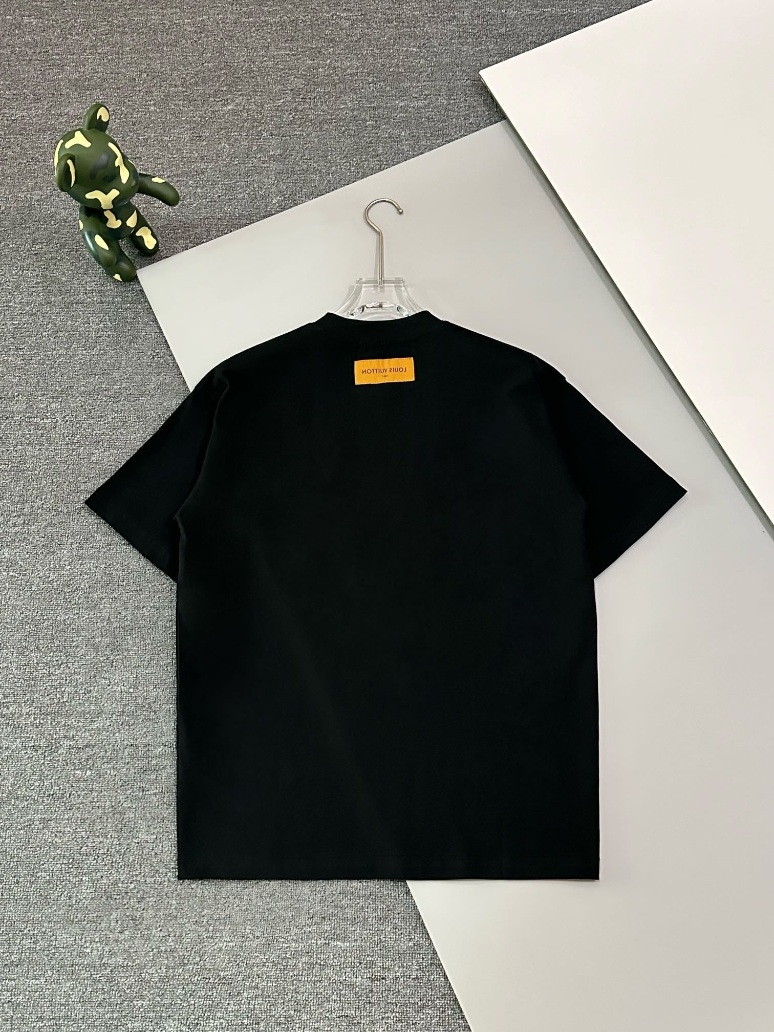 1105 New classic gold monogrammed toothbrush T-shirt 1105 New classic gold monogrammed toothbrush T-shirt