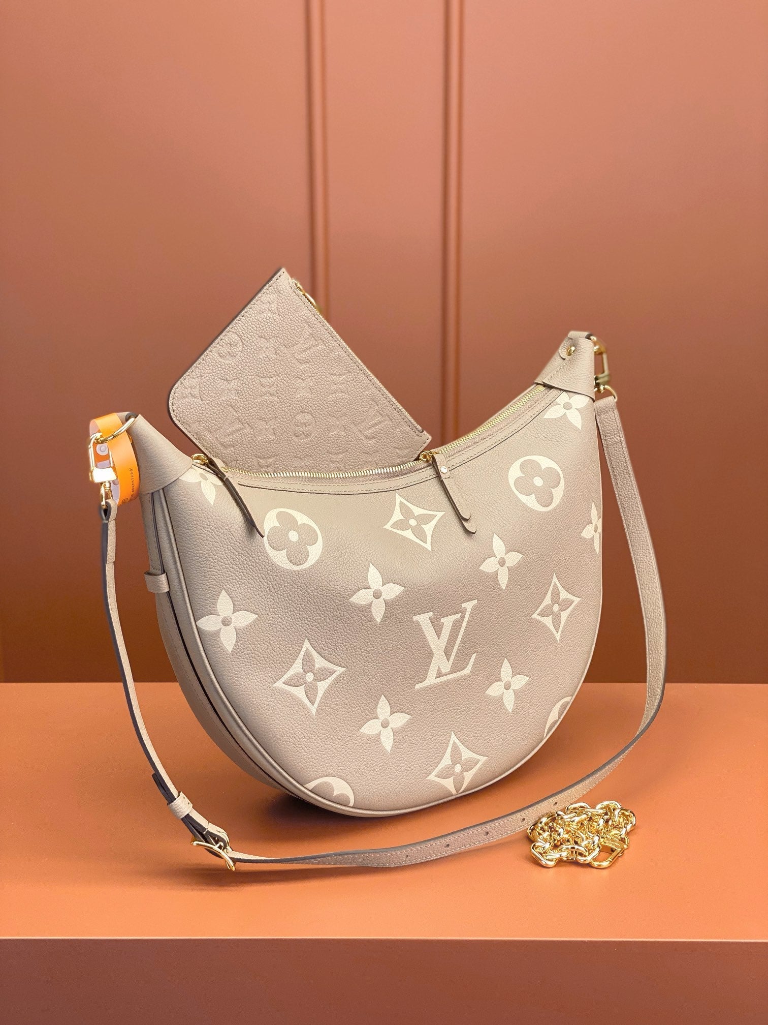 0528 Loop Hobo Monogram Empreinte Leather 0528 Loop Hobo Monogram Empreinte Leather