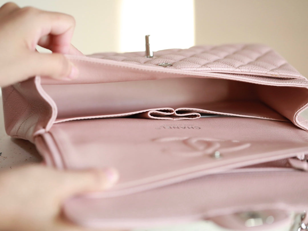 0528 Maxi Classic Handbag Grained Calfskin 0528 Maxi Classic Handbag Grained Calfskin