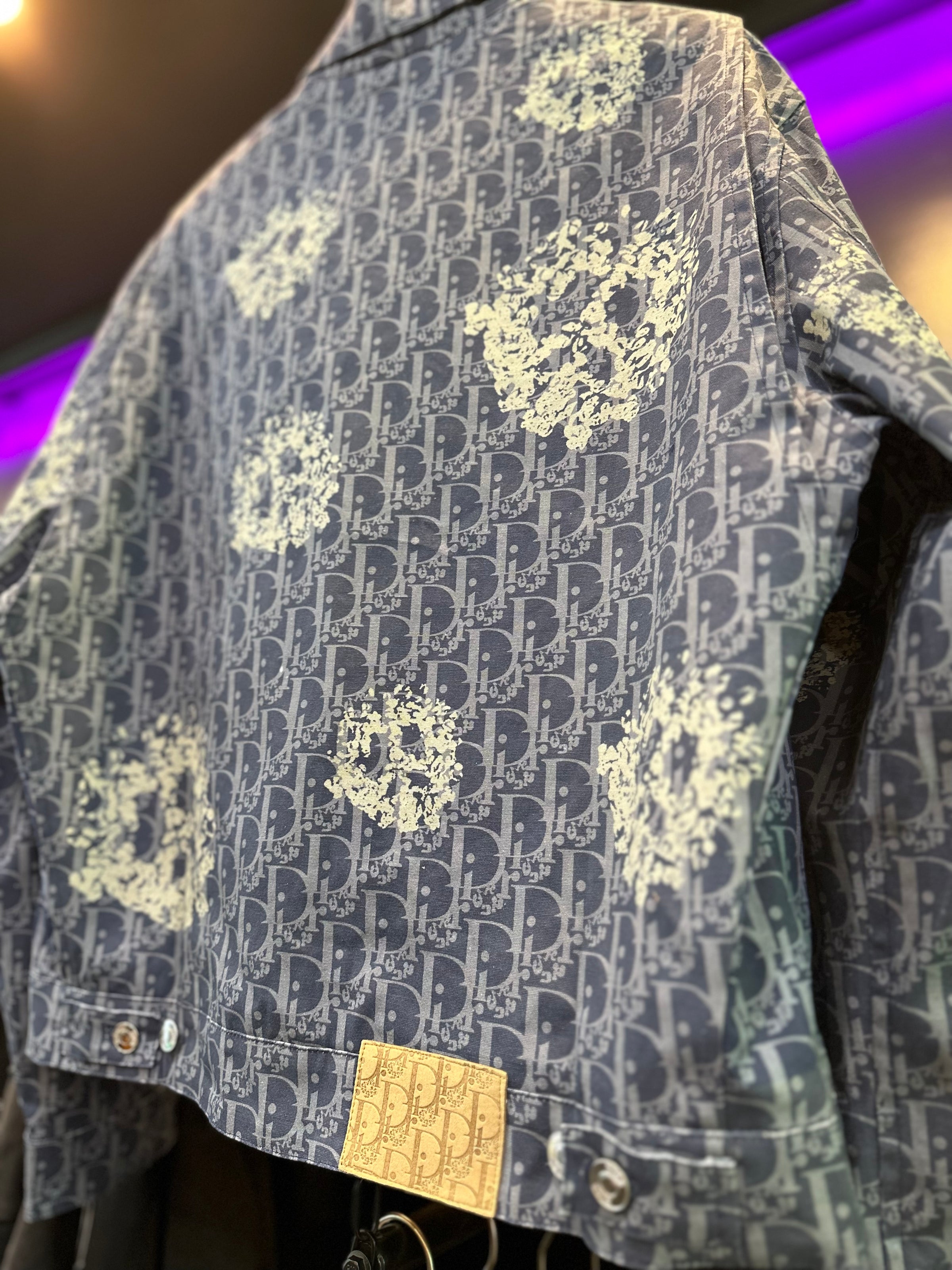 Trendy new denim jacket Trendy new denim jacket