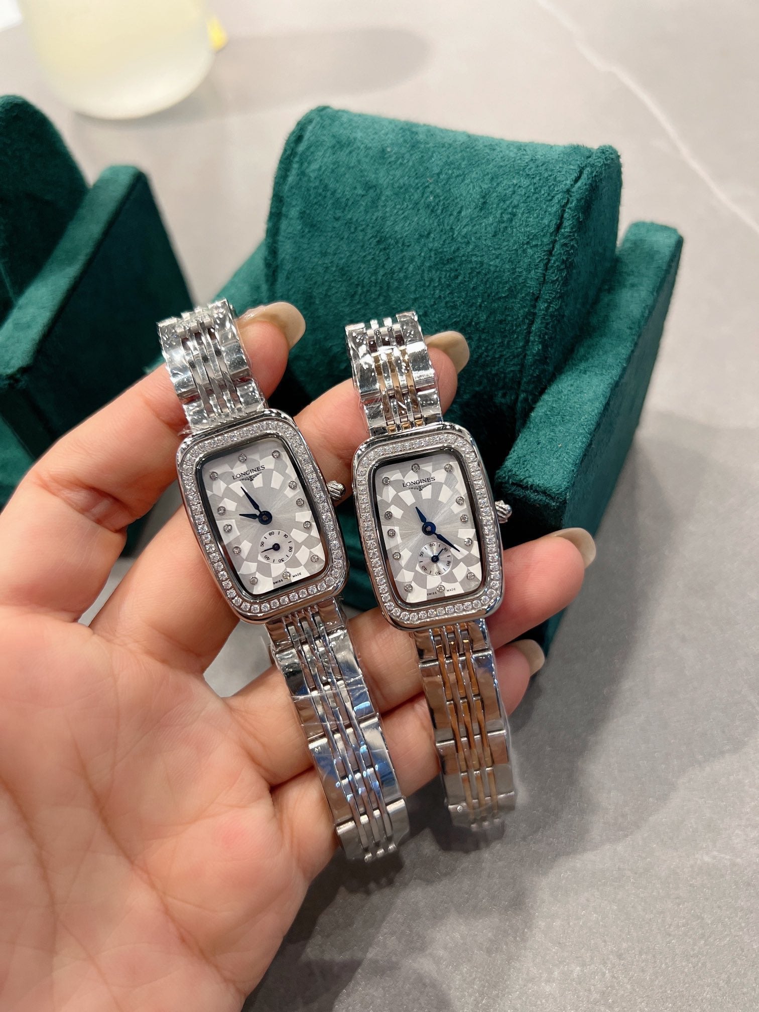 0528 Diamond Square Dial Watch 0528 Diamond Square Dial Watch