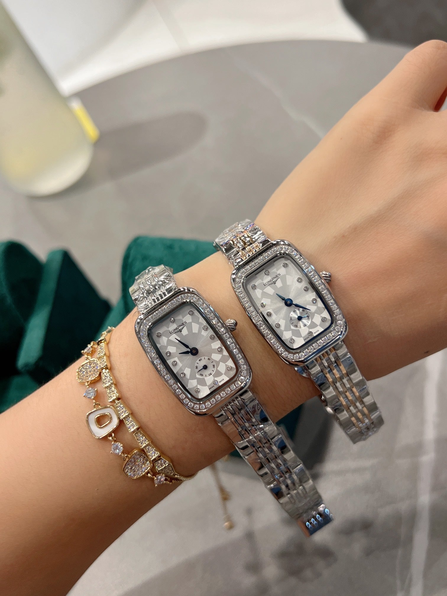 0528 Diamond Square Dial Watch 0528 Diamond Square Dial Watch