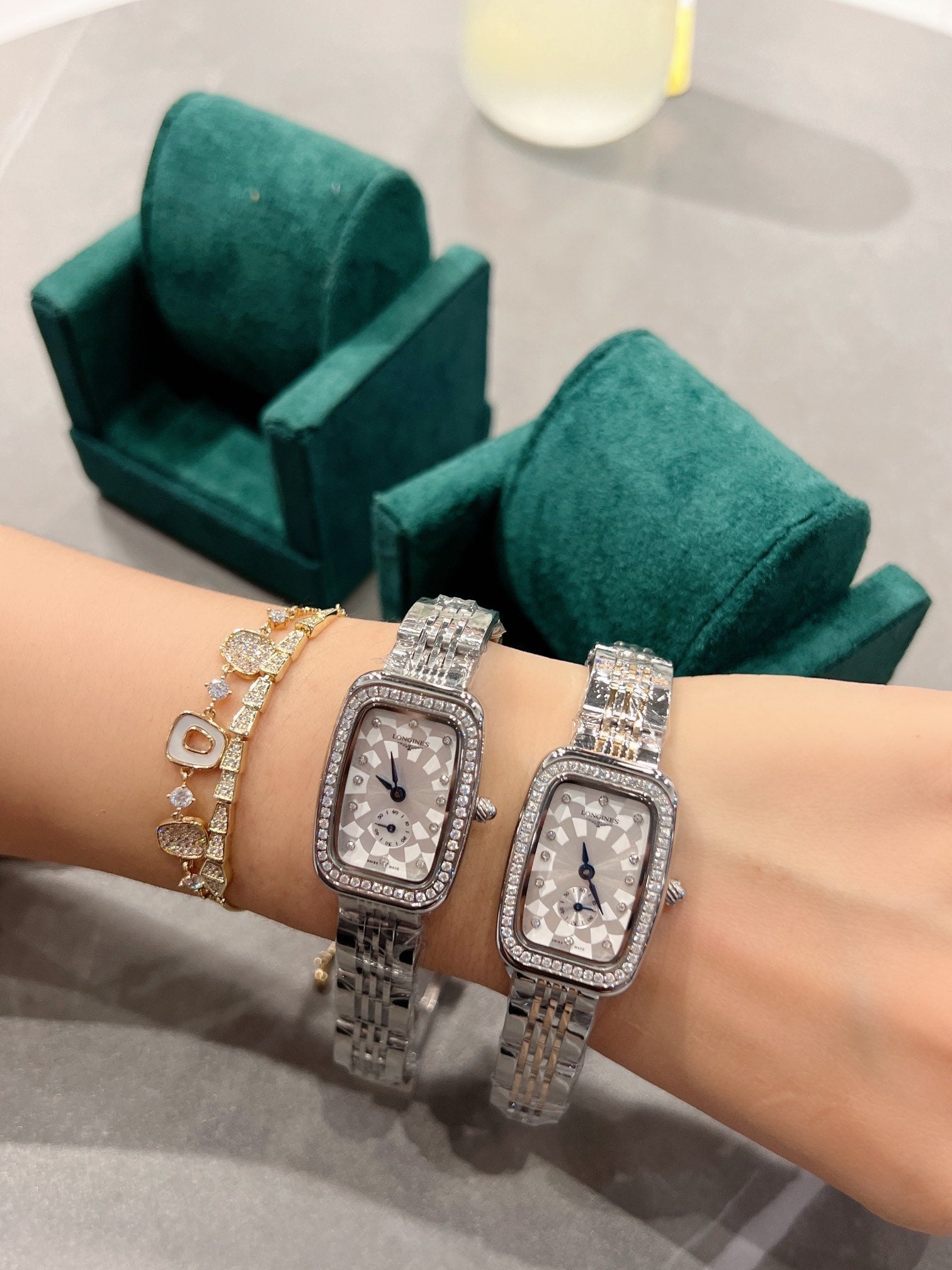 0528 Diamond Square Dial Watch 0528 Diamond Square Dial Watch