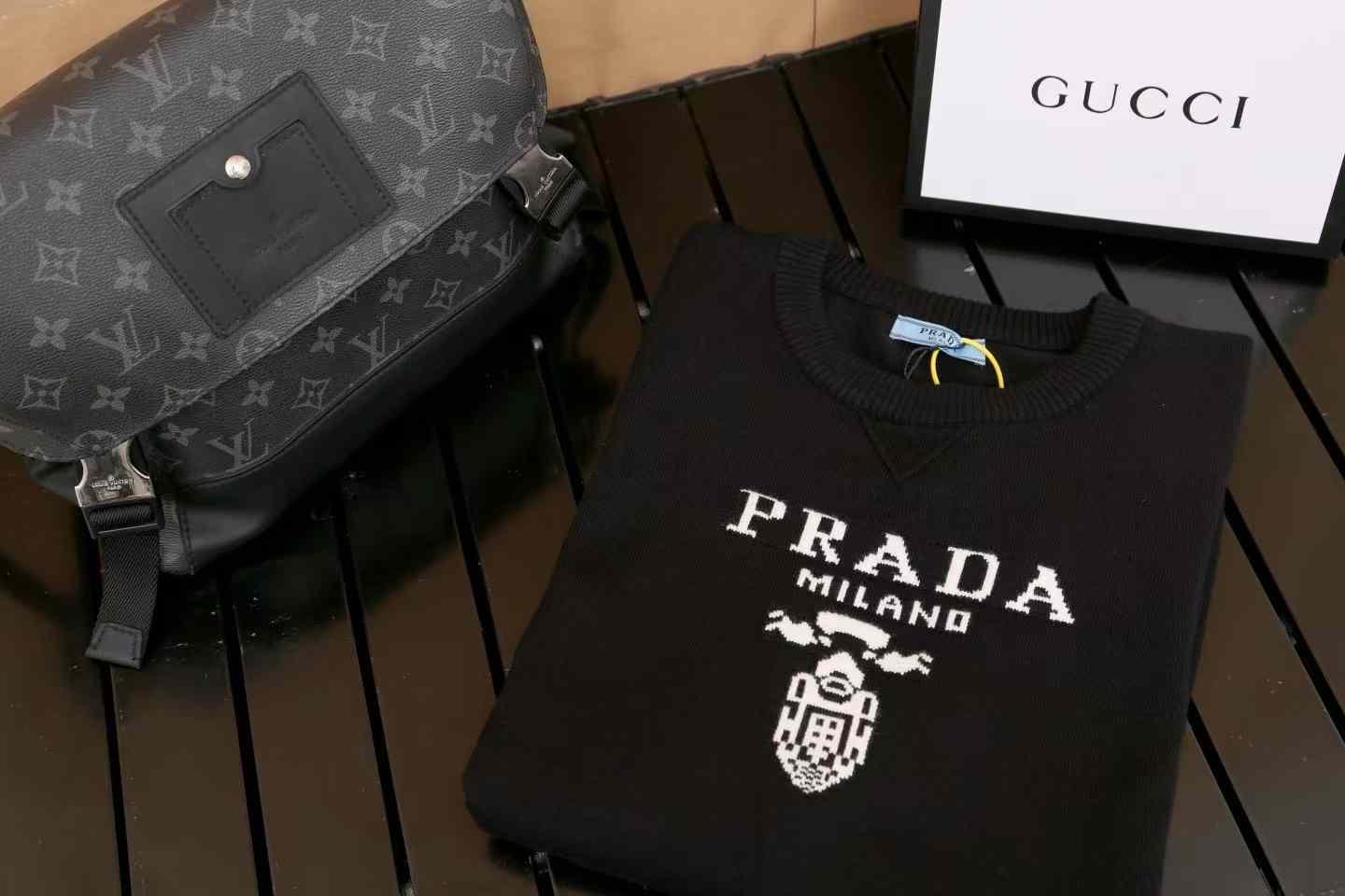 Classic printed logo sweater Classic printed logo sweater