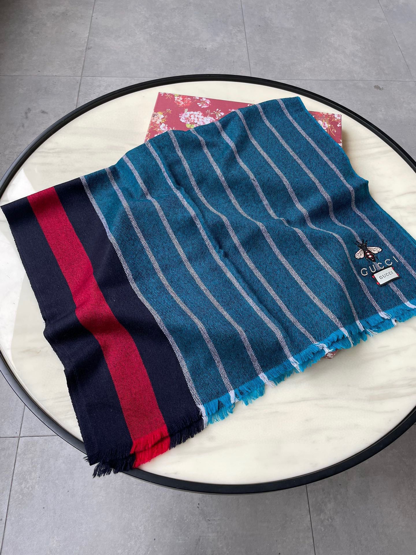 1002 Classic Soft and Comfortable Scarf 1002 Classic Soft and Comfortable Scarf