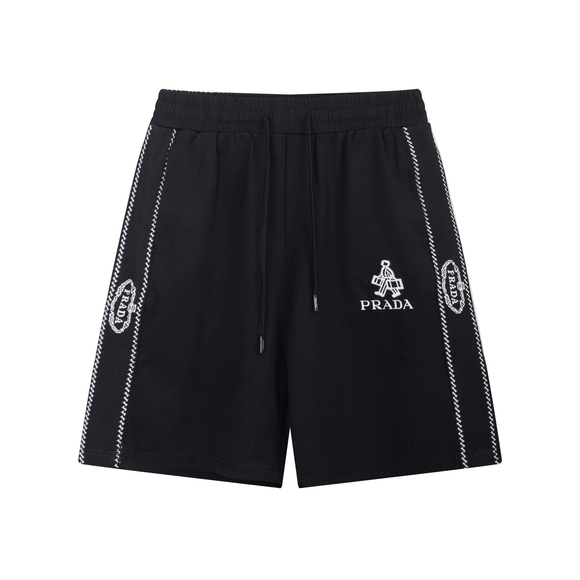 Classic bag features pocket shorts Classic bag features pocket shorts