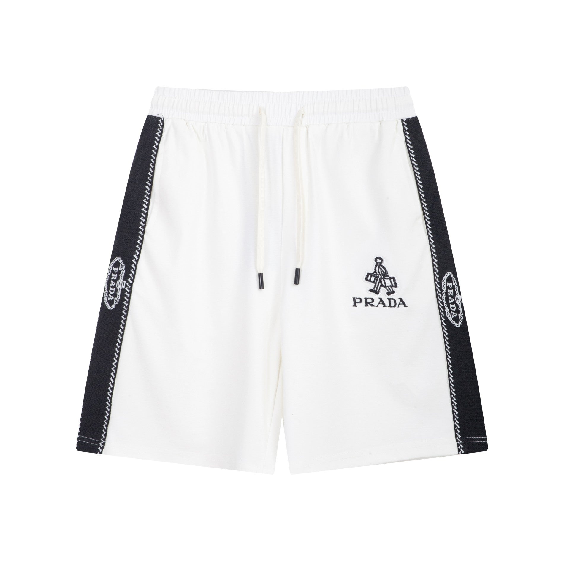 Classic bag features pocket shorts Classic bag features pocket shorts