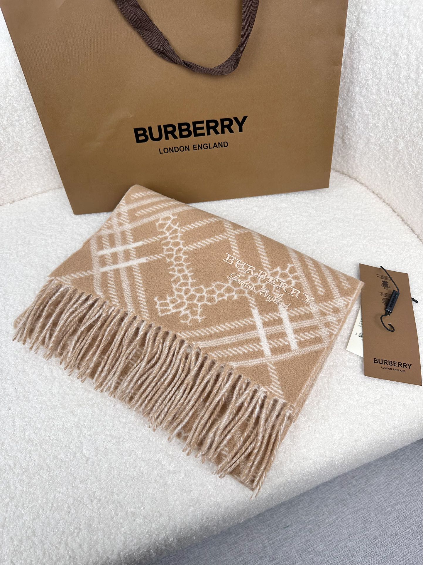 1002 Classic Soft and Comfortable Scarf 1002 Classic Soft and Comfortable Scarf