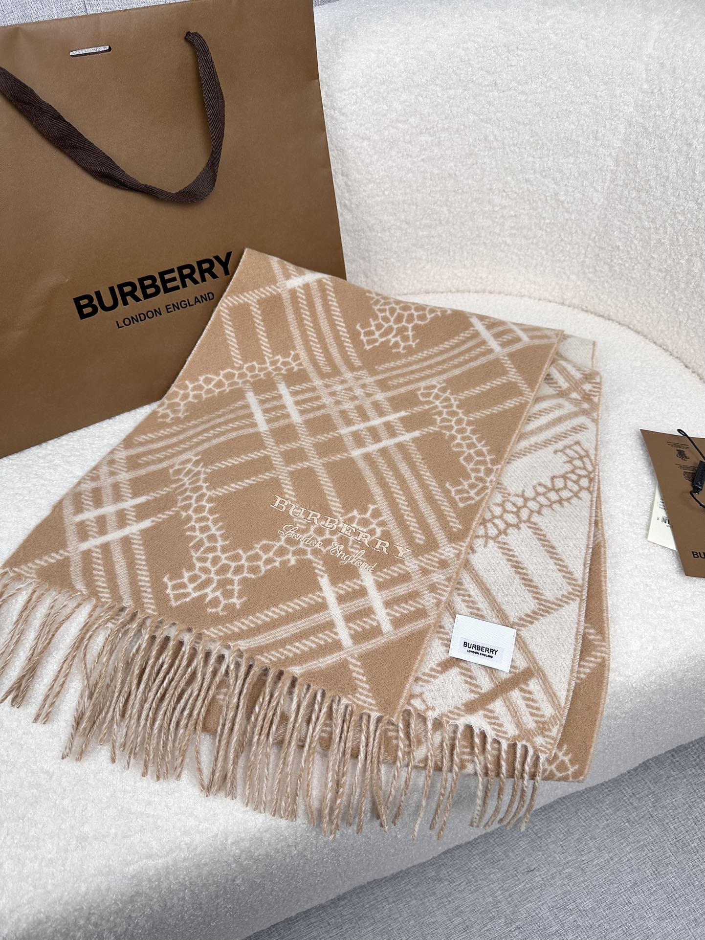 1002 Classic Soft and Comfortable Scarf 1002 Classic Soft and Comfortable Scarf