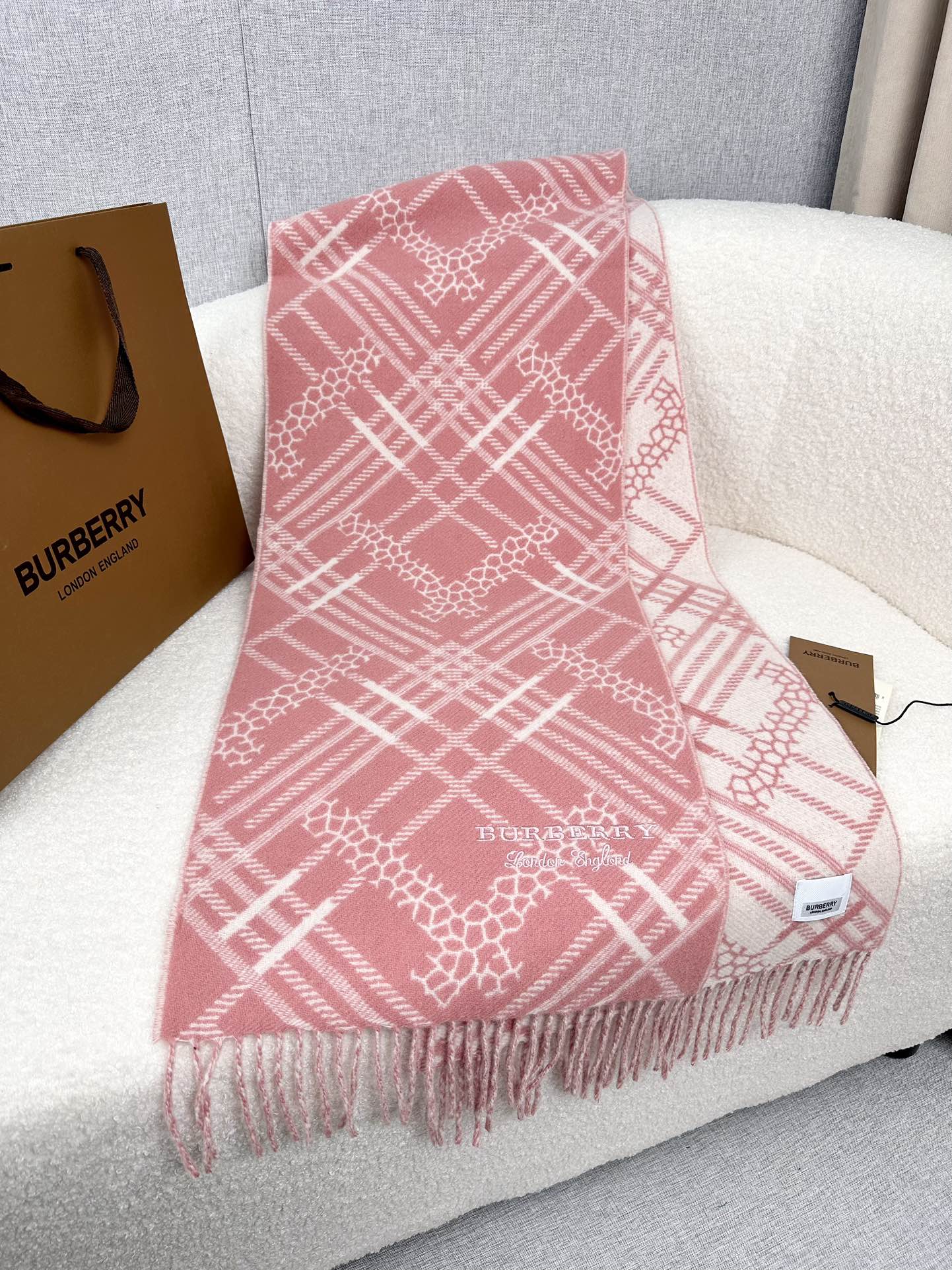 1002 Classic Soft and Comfortable Scarf 1002 Classic Soft and Comfortable Scarf