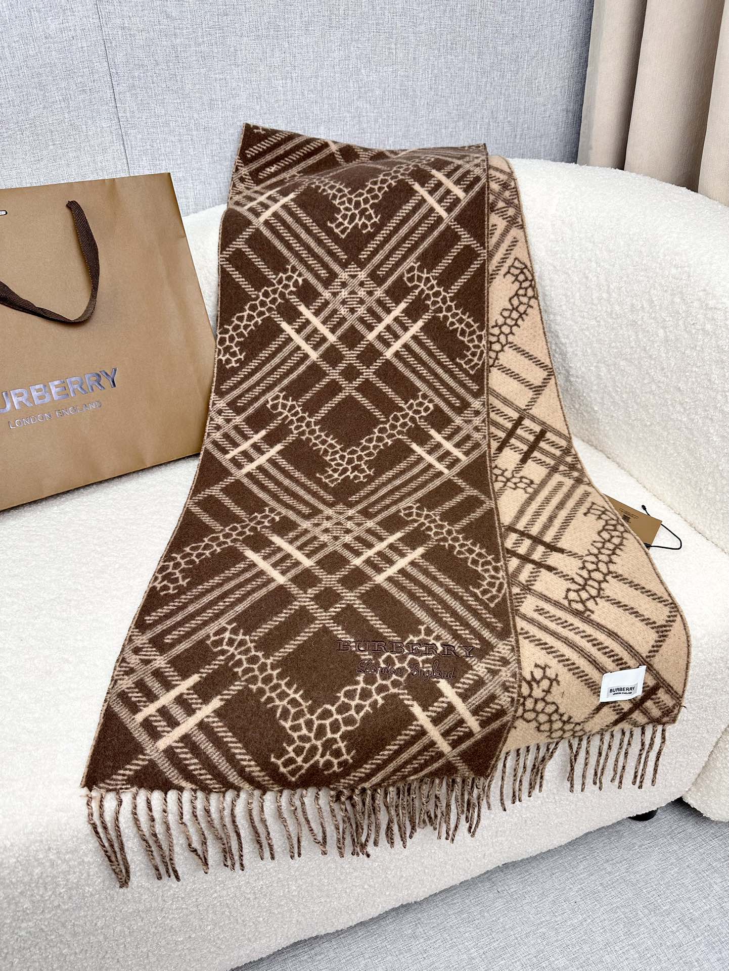 1002 Classic Soft and Comfortable Scarf 1002 Classic Soft and Comfortable Scarf