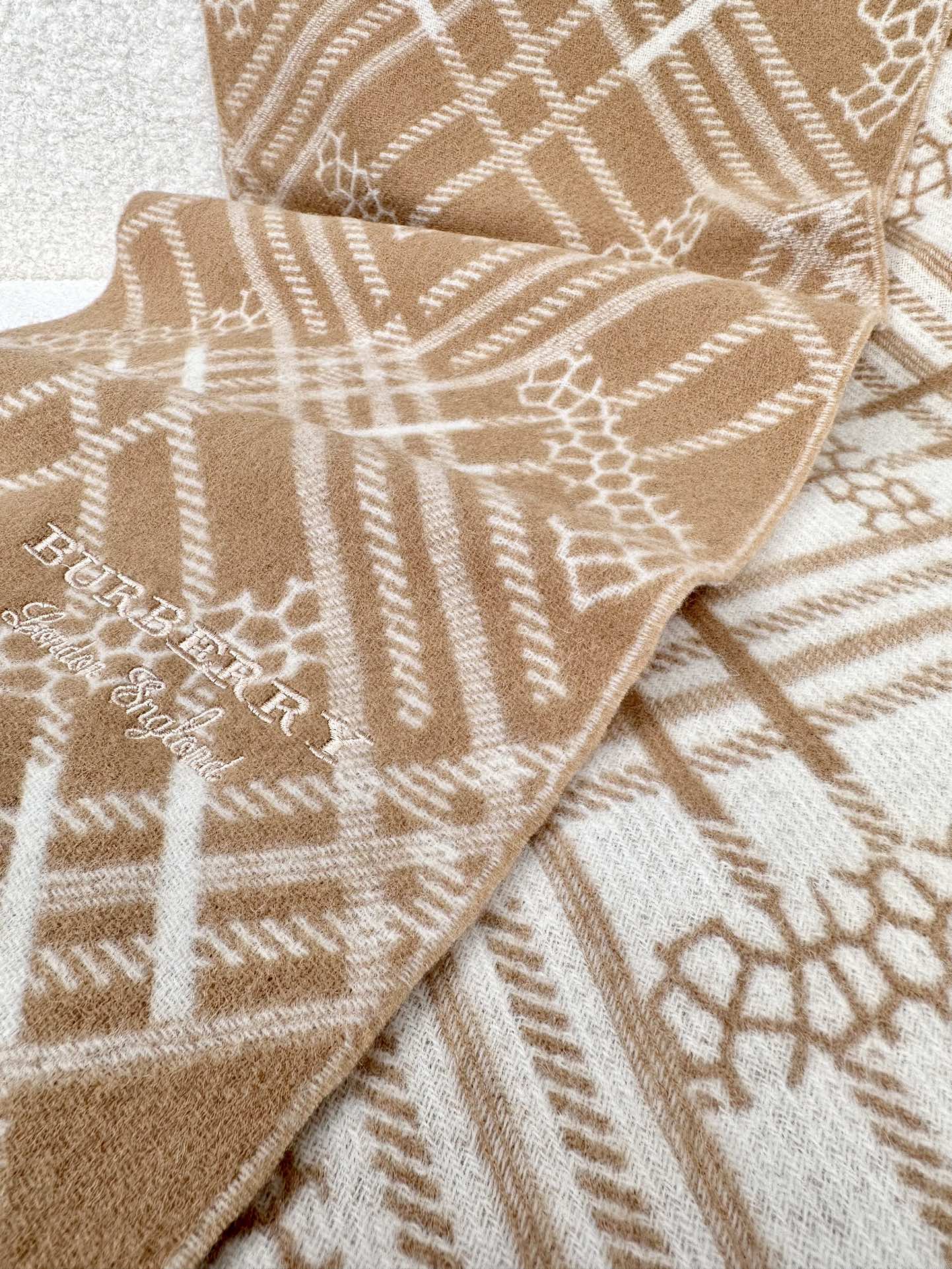 1002 Classic Soft and Comfortable Scarf 1002 Classic Soft and Comfortable Scarf