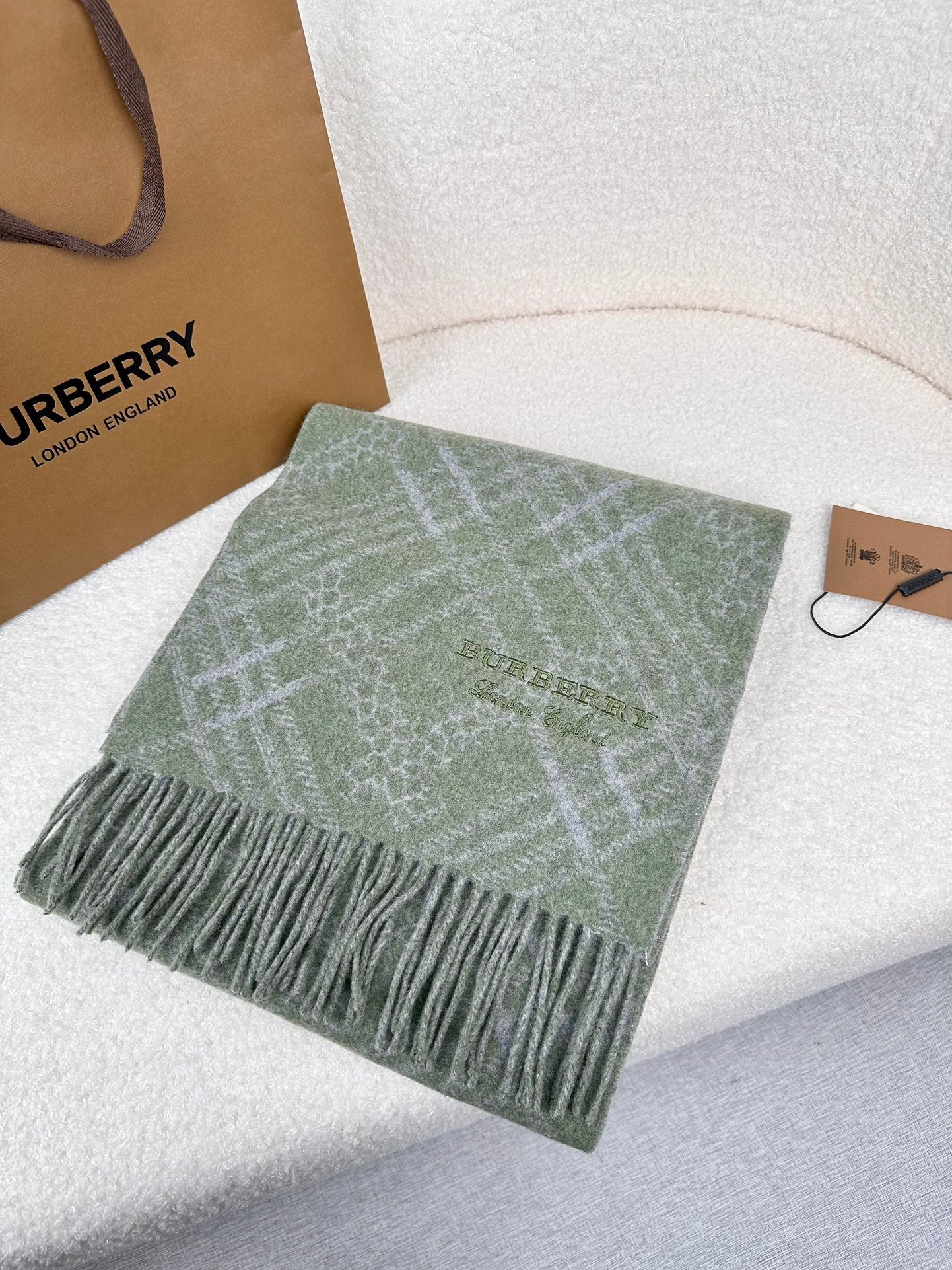 1002 Classic Soft and Comfortable Scarf 1002 Classic Soft and Comfortable Scarf