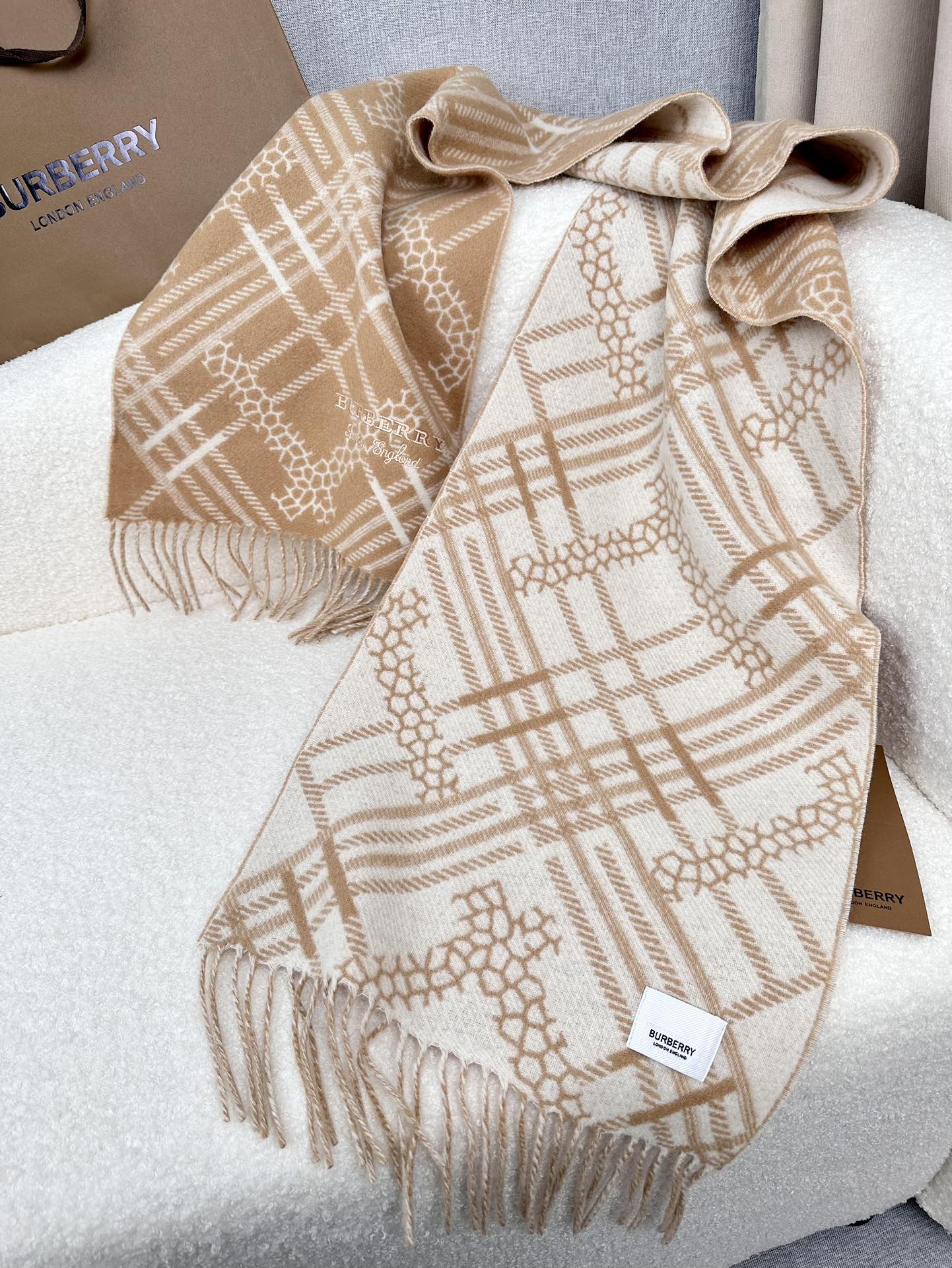 1002 Classic Soft and Comfortable Scarf 1002 Classic Soft and Comfortable Scarf