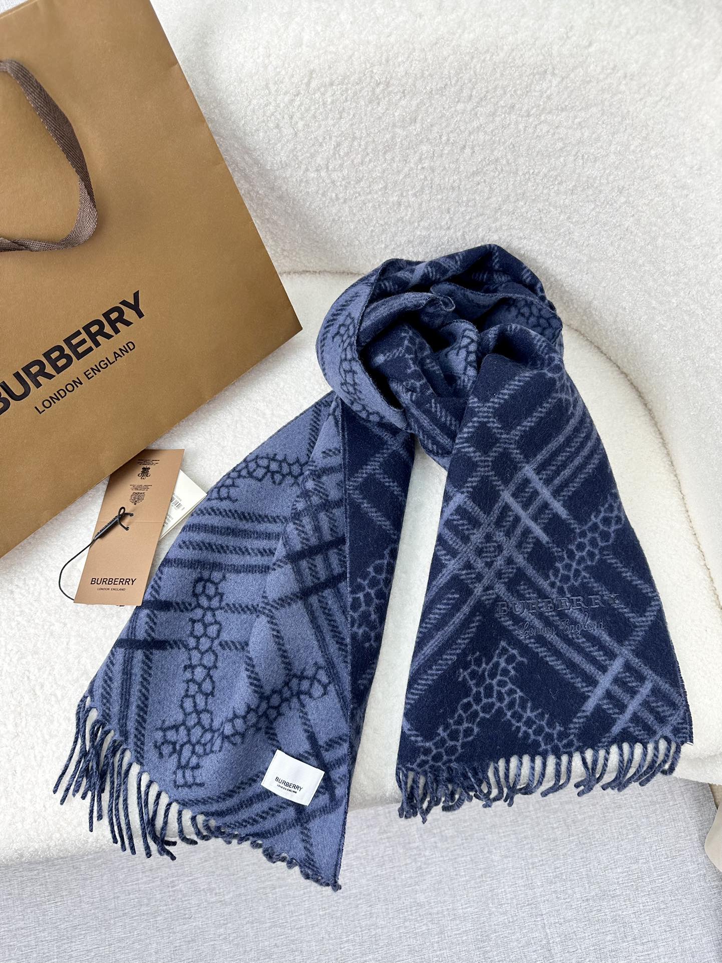 1002 Classic Soft and Comfortable Scarf 1002 Classic Soft and Comfortable Scarf