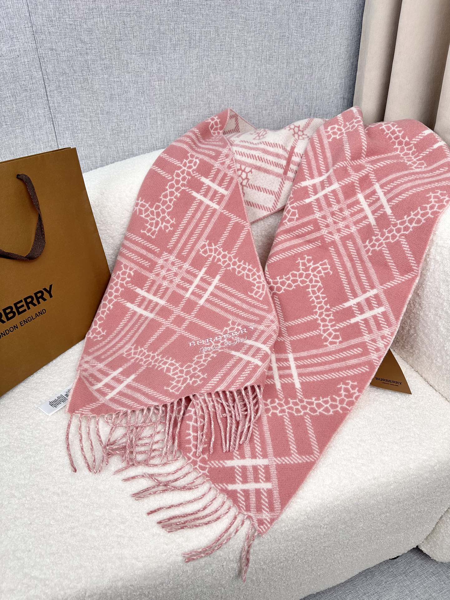 1002 Classic Soft and Comfortable Scarf 1002 Classic Soft and Comfortable Scarf