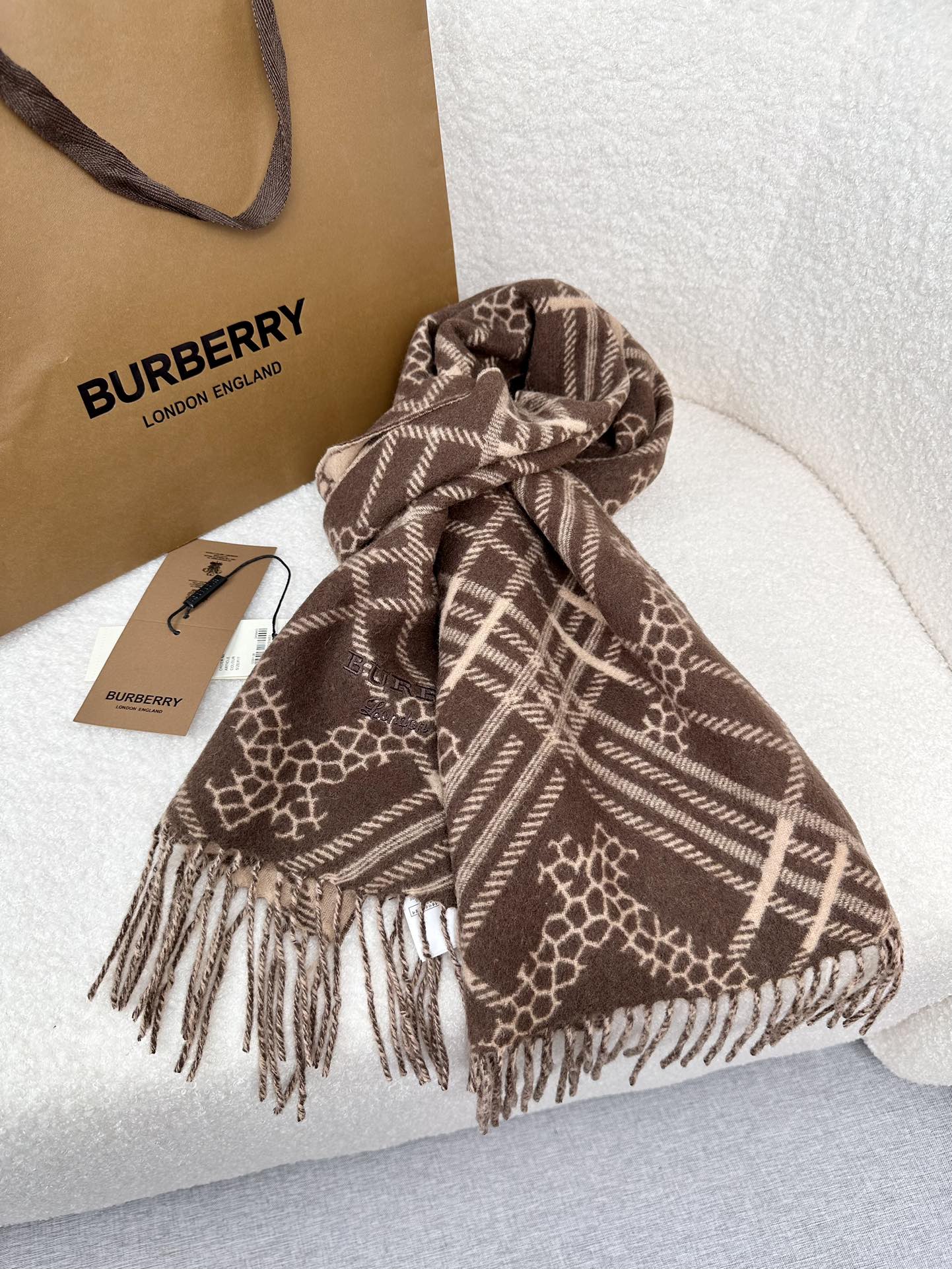 1002 Classic Soft and Comfortable Scarf 1002 Classic Soft and Comfortable Scarf