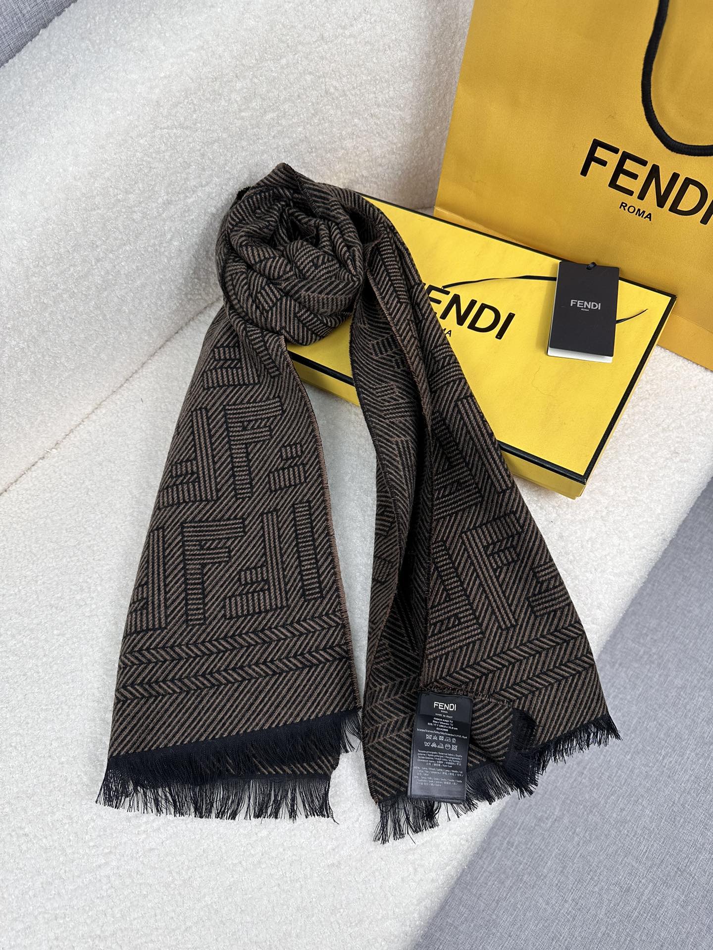 1002 Classic Soft and Comfortable Scarf 1002 Classic Soft and Comfortable Scarf