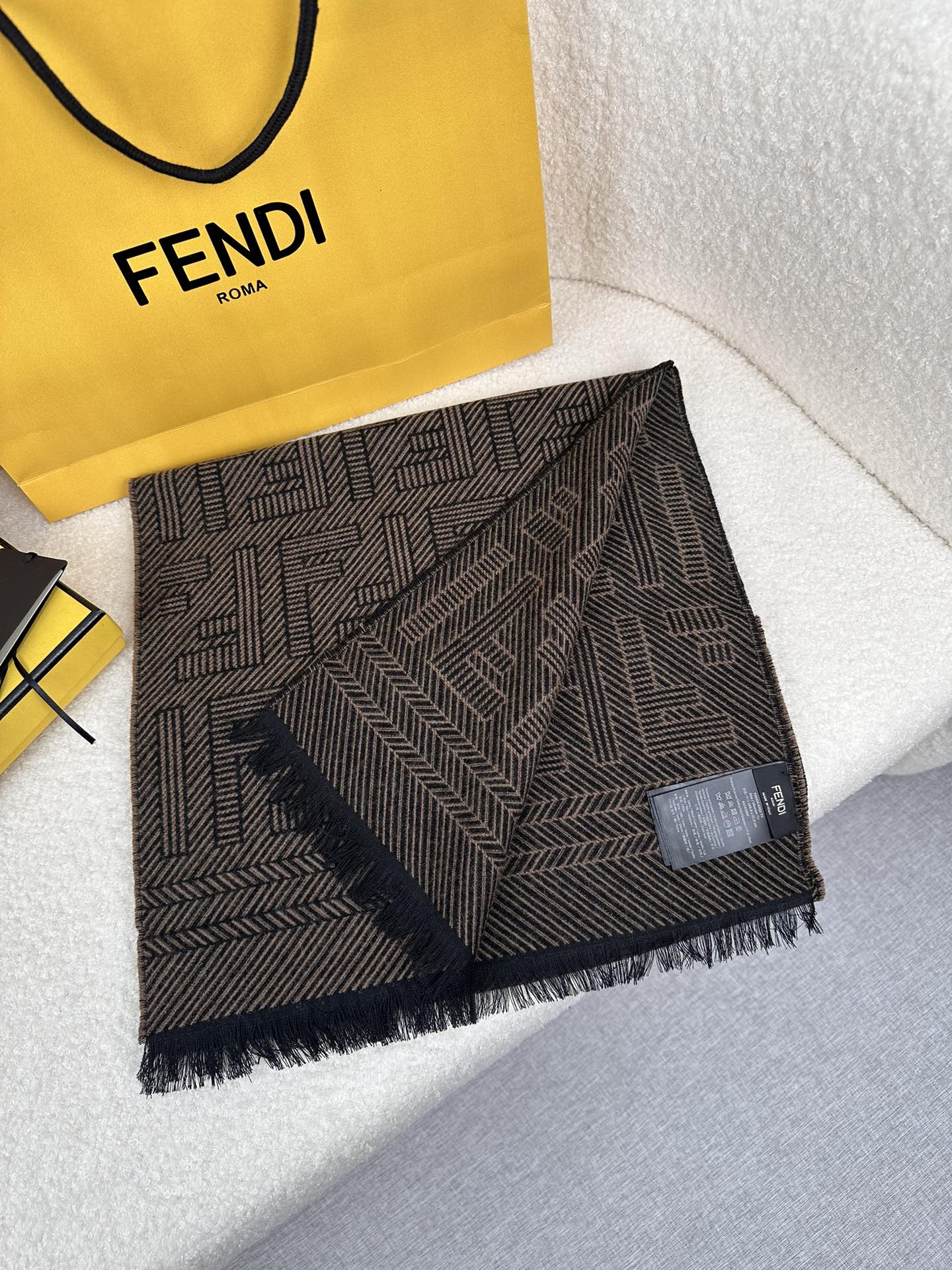1002 Classic Soft and Comfortable Scarf 1002 Classic Soft and Comfortable Scarf
