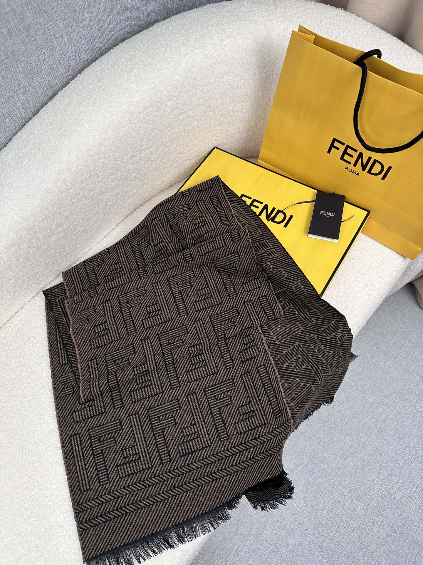 1002 Classic Soft and Comfortable Scarf 1002 Classic Soft and Comfortable Scarf